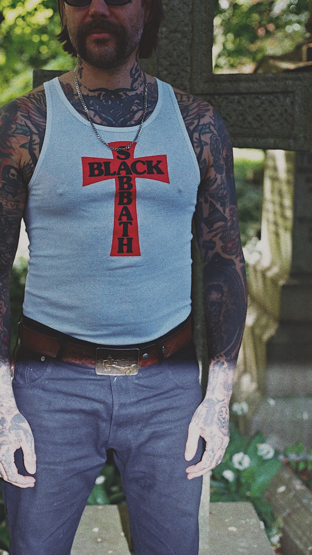 WHITE HEADLESS CROSS - RED PRINT RIBBED THERMAL VEST