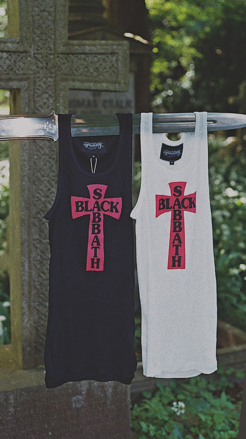 WHITE HEADLESS CROSS - RED PRINT RIBBED THERMAL VEST